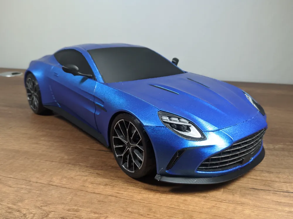 Mô Hình Aston Martin Vantage Tỷ Lệ 110 ?✨